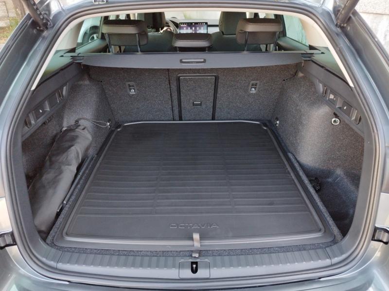 Škoda Octavia Combi Selection TDI DSG