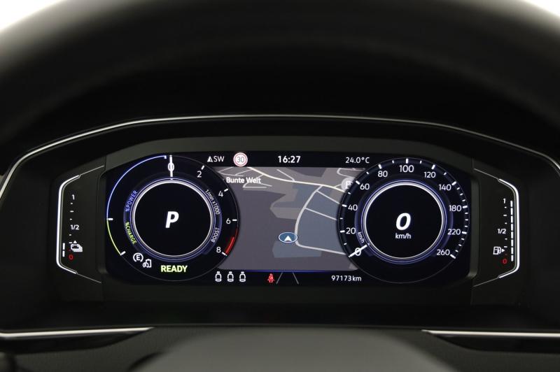 VW Passat GTE Variant