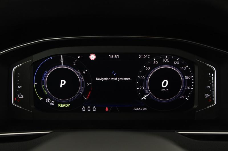 VW Passat GTE Variant