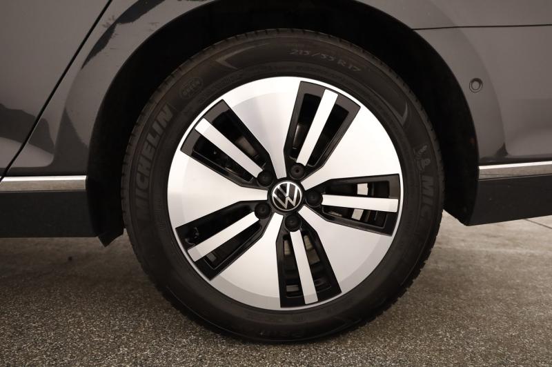VW Passat GTE Variant