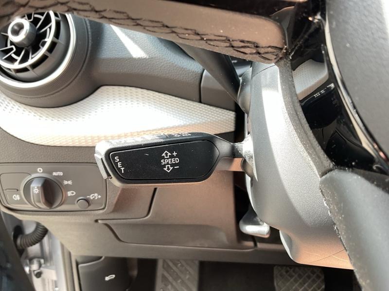 Audi Q2 35 TFSI admired