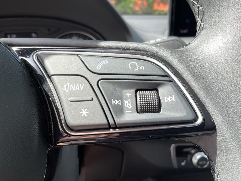 Audi Q2 35 TFSI admired