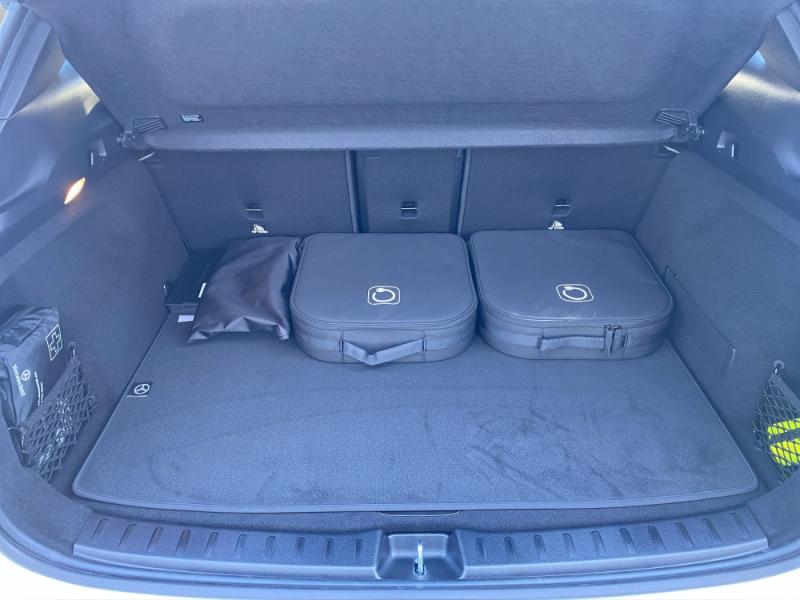 MERCEDES-BENZ EQA 250+ Österreich-Edition