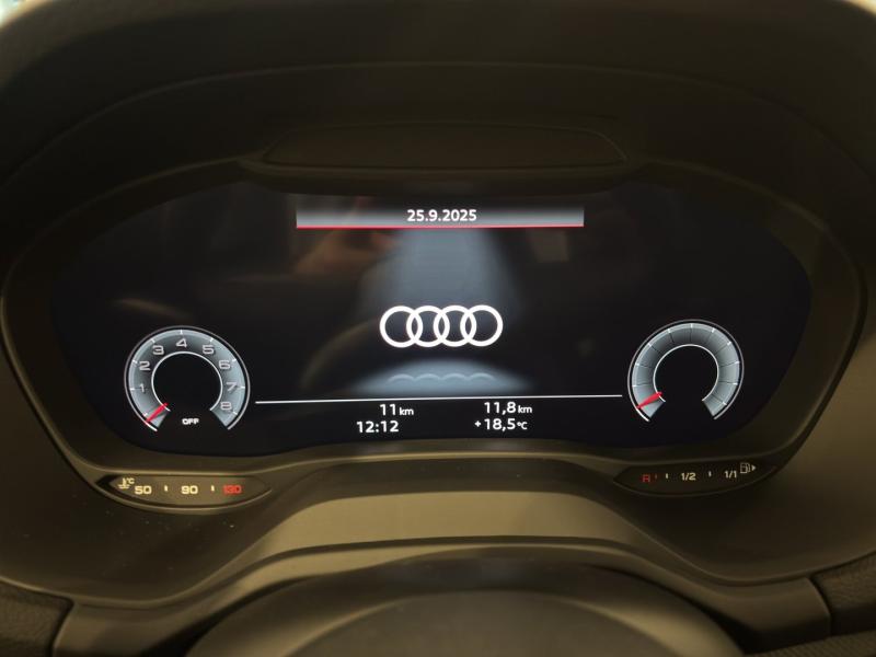 Audi Q2 30 TFSI admired