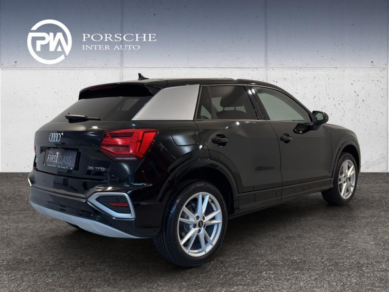 Audi Q2 35 TFSI admired