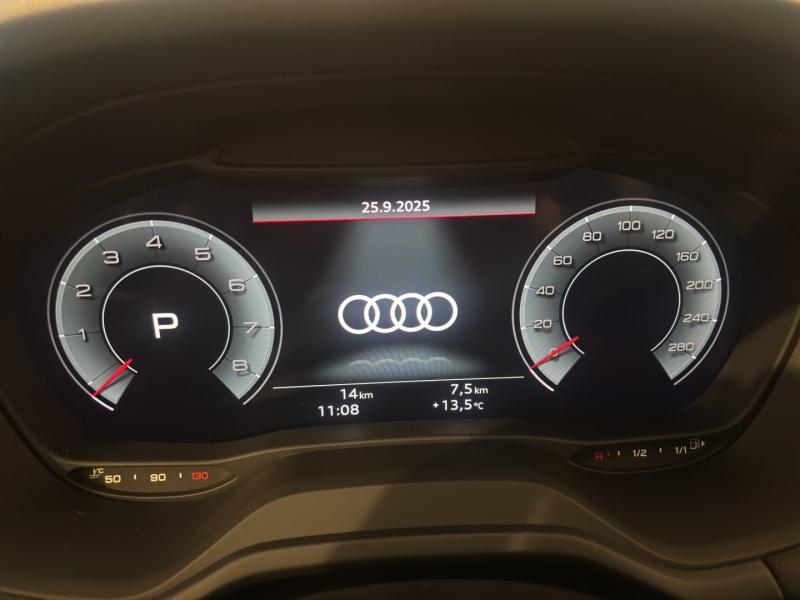 Audi Q2 35 TFSI admired