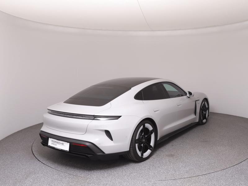 Porsche Taycan Turbo