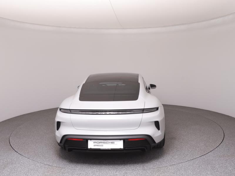 Porsche Taycan Turbo