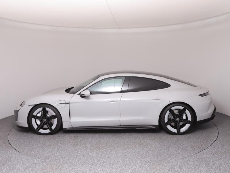 Porsche Taycan Turbo
