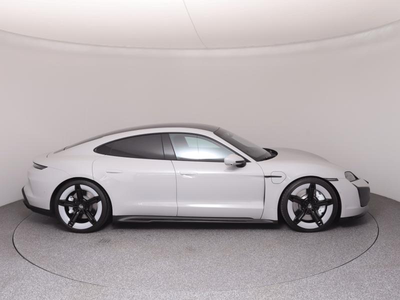 Porsche Taycan Turbo