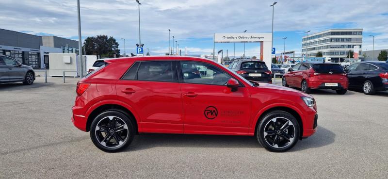 Audi Q2 30 TFSI admired