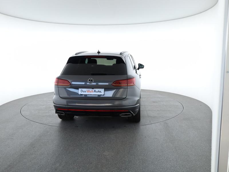 VW Touareg R eHybrid 4MOTION