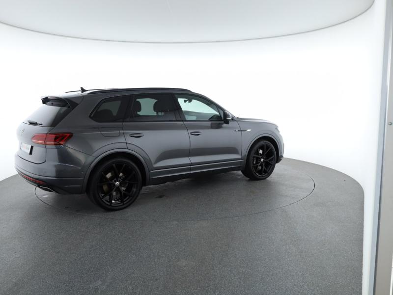 VW Touareg R eHybrid 4MOTION