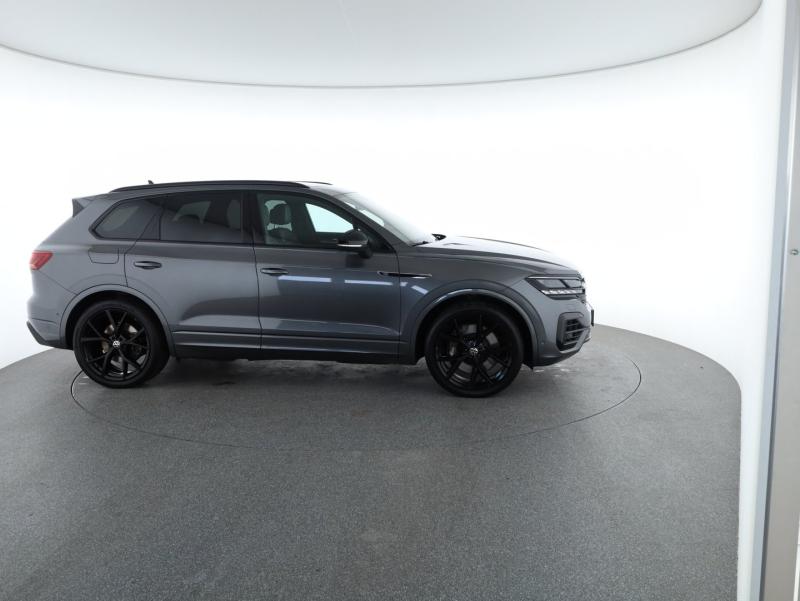 VW Touareg R eHybrid 4MOTION