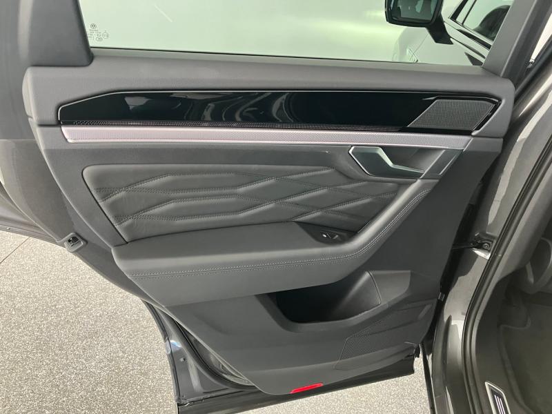 VW Touareg R eHybrid 4MOTION