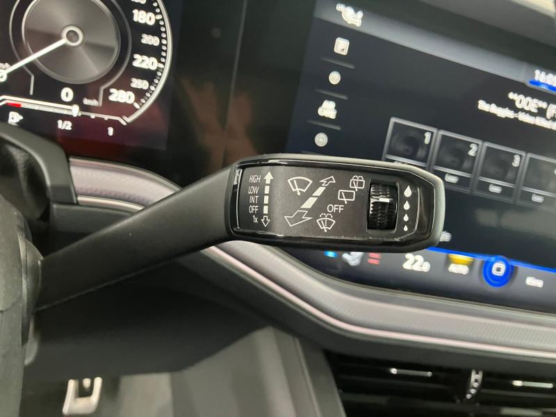 VW Touareg R eHybrid 4MOTION