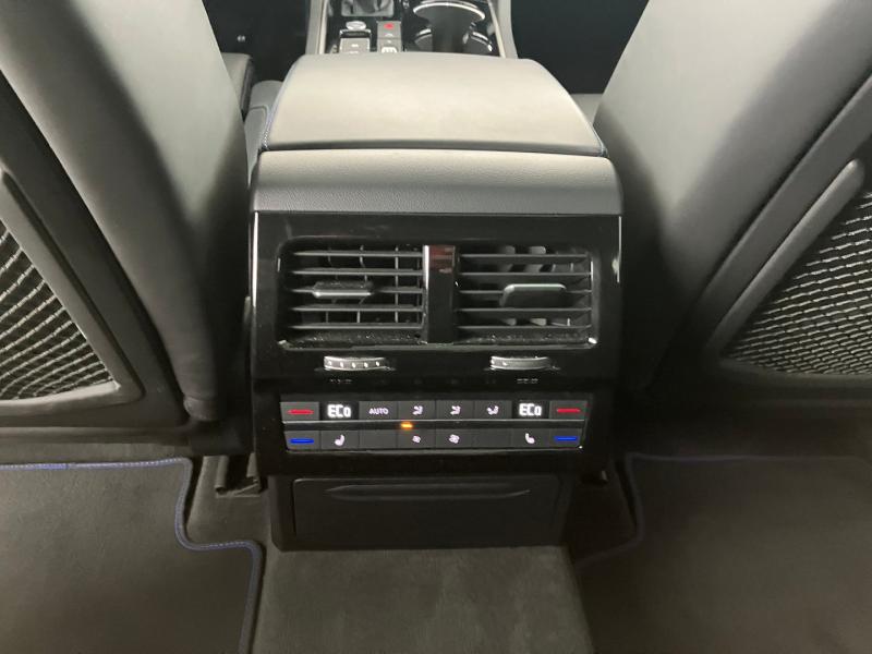 VW Touareg R eHybrid 4MOTION