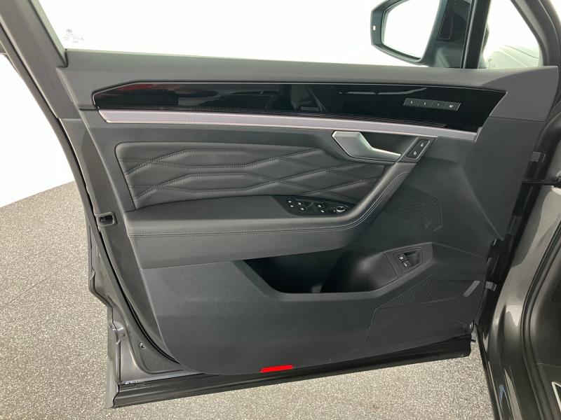 VW Touareg R eHybrid 4MOTION