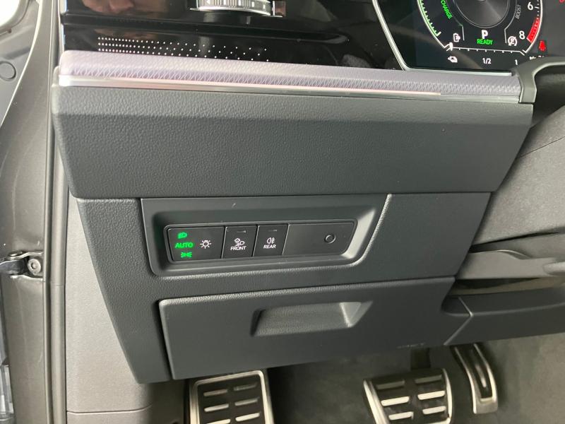 VW Touareg R eHybrid 4MOTION