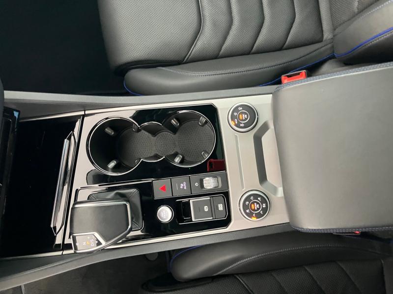 VW Touareg R eHybrid 4MOTION