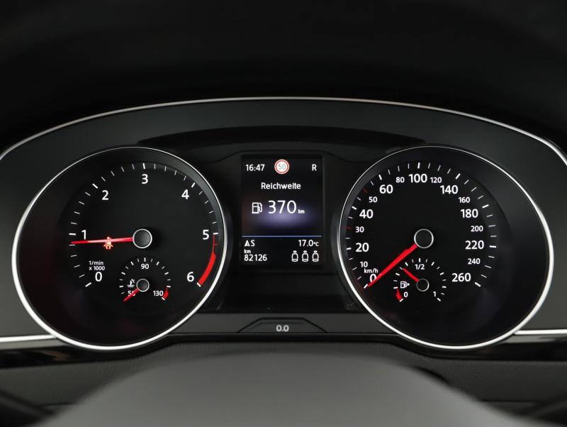VW Passat Variant Business TDI SCR DSG