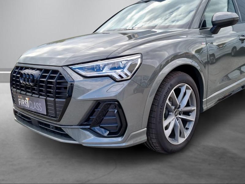 Audi Q3 35 TFSI admired