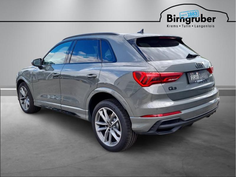Audi Q3 35 TFSI admired