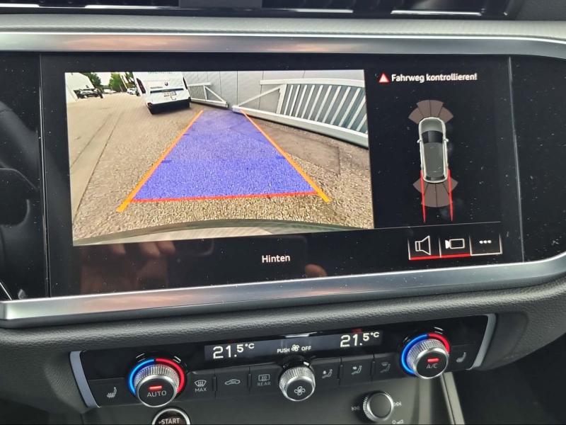 Audi Q3 35 TFSI admired