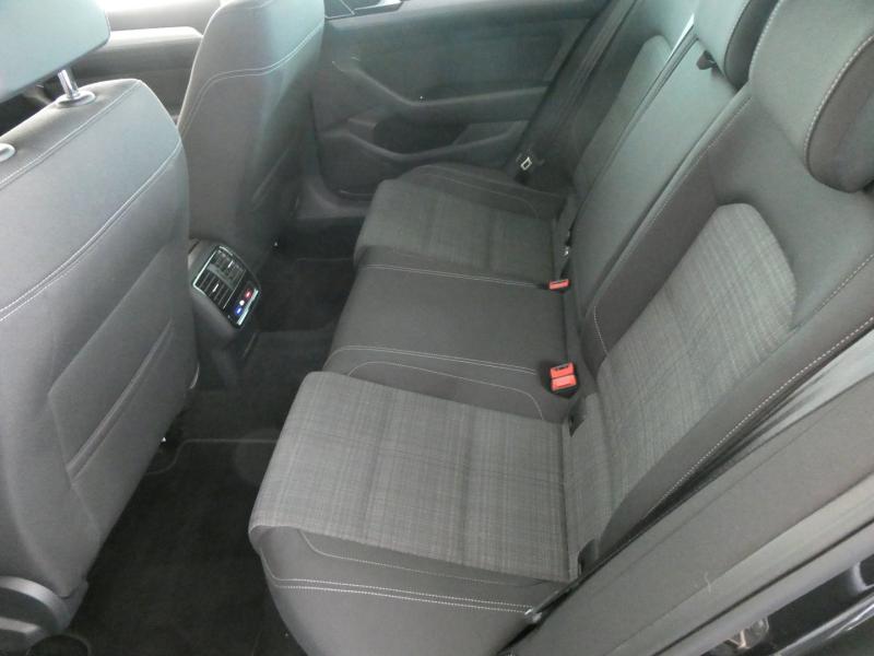 VW Passat Variant Business TDI SCR DSG