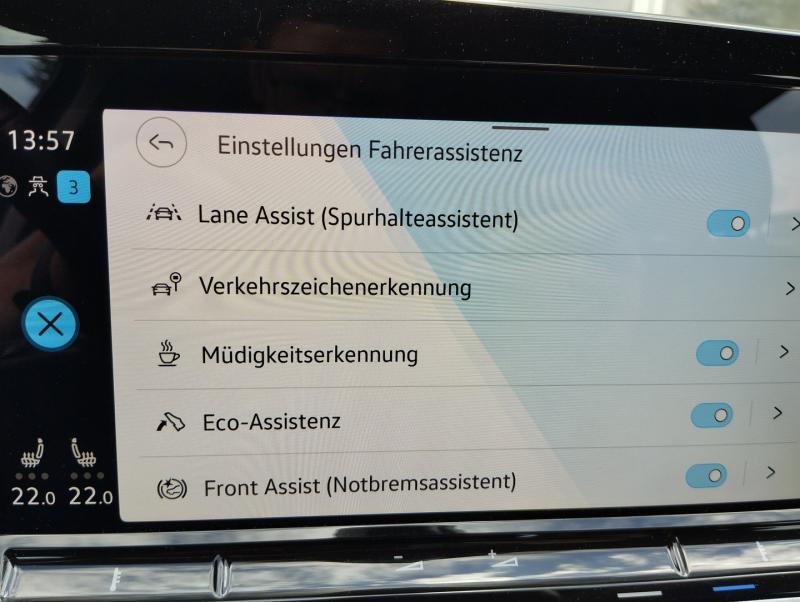 VW Golf Variant Life TSI