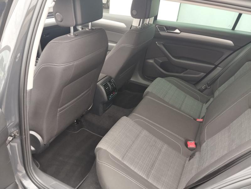 VW Passat Variant Business TDI DSG