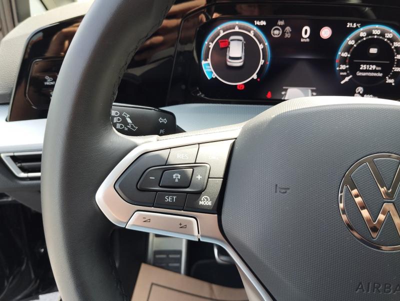 VW Golf Life TSI