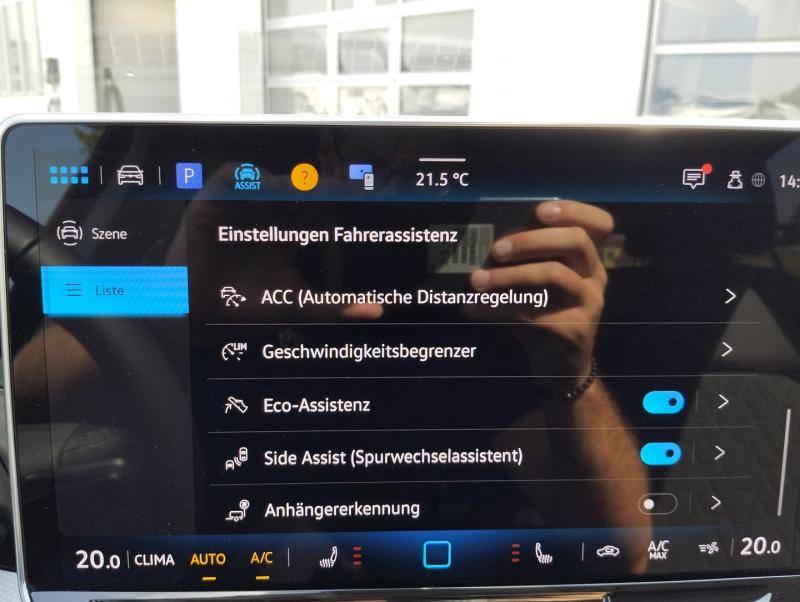 VW Golf Life TSI