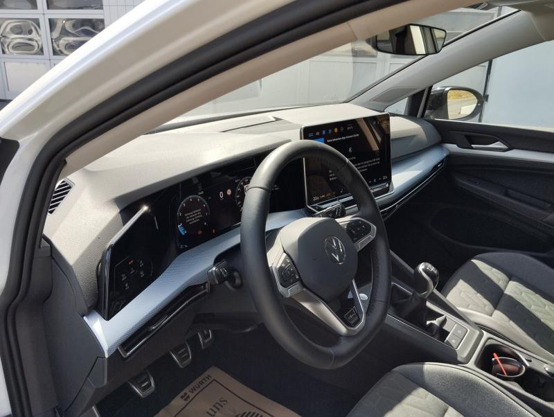 VW Golf Life TSI
