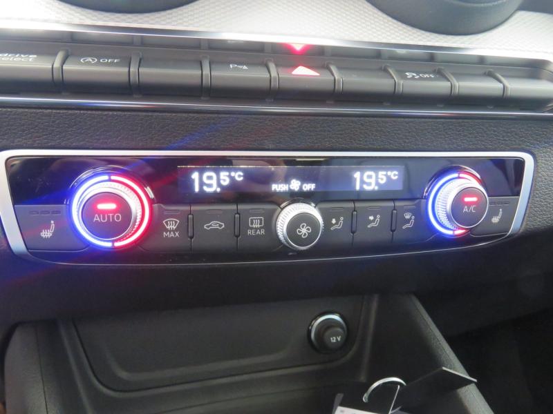 Audi Q2 30 TFSI admired