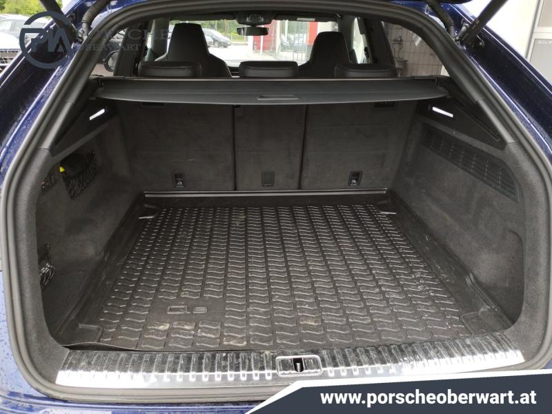 Audi SQ8 TFSI quattro