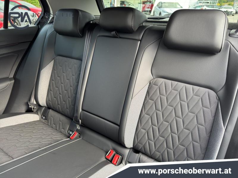 VW Golf Life TSI