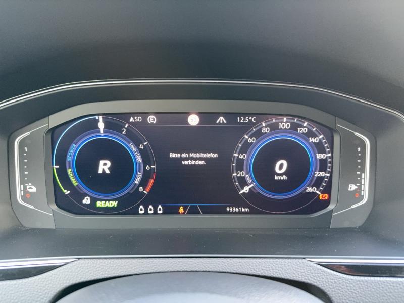 VW Passat GTE Variant