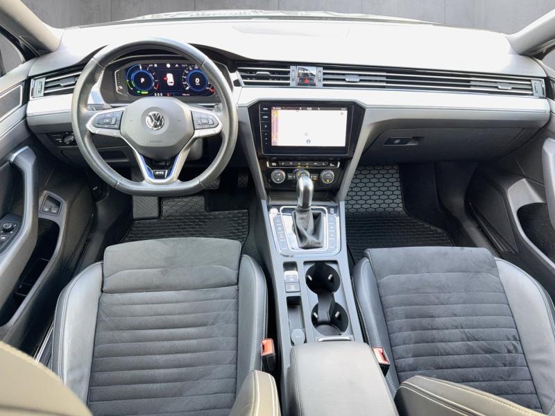 VW Passat GTE Variant