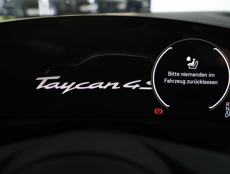Porsche Taycan 4S Cross Turismo