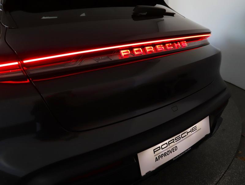 Porsche Taycan 4S Cross Turismo