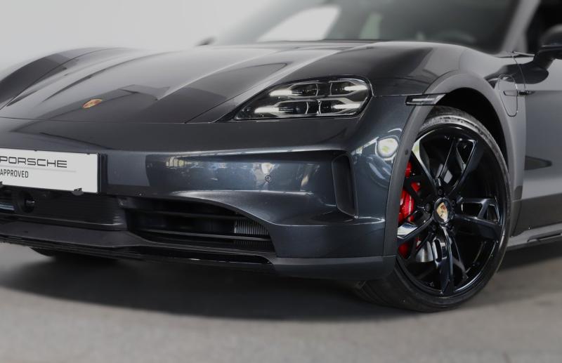 Porsche Taycan 4S Cross Turismo