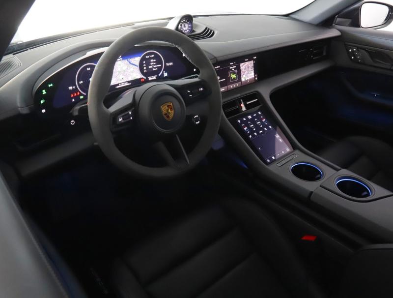 Porsche Taycan 4S Cross Turismo