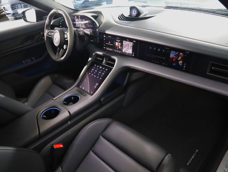 Porsche Taycan 4S Cross Turismo