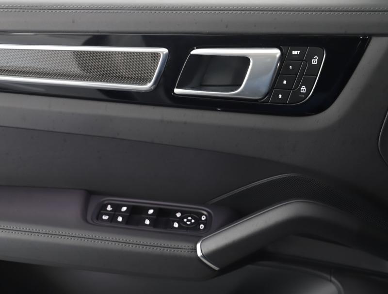 Porsche Cayenne E-Hybrid Coupé Platinum Edition