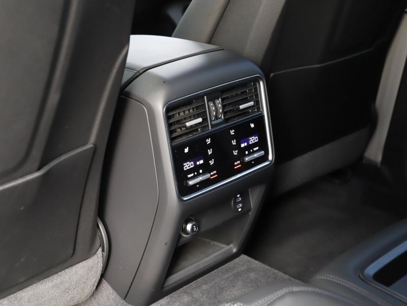 Porsche Cayenne E-Hybrid Coupé Platinum Edition