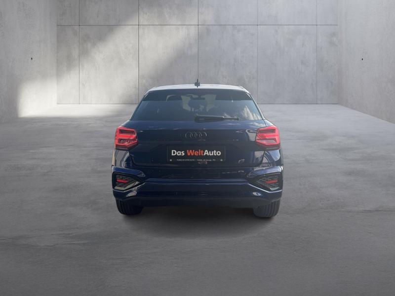 Audi Q2 35 TFSI admired
