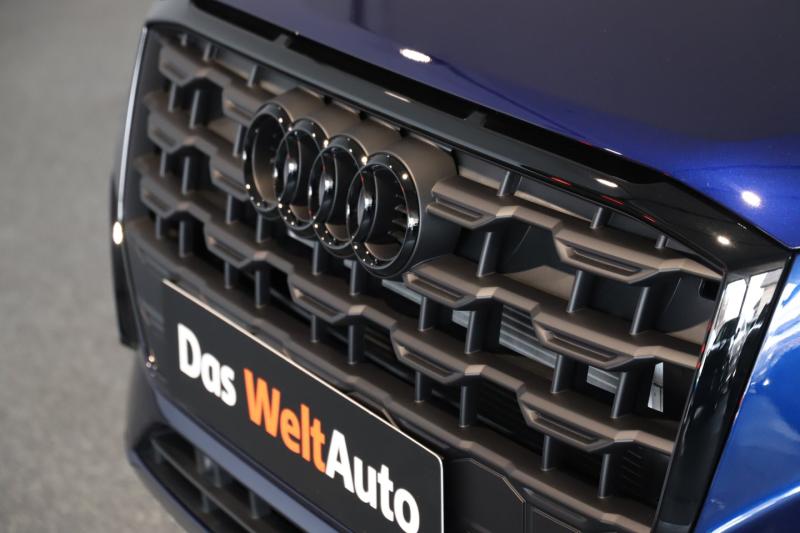 Audi Q2 35 TFSI admired