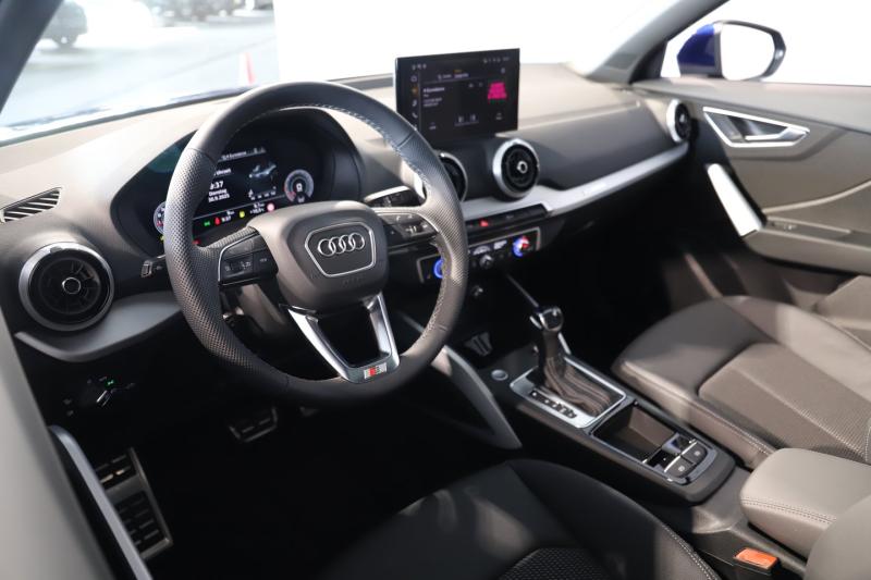 Audi Q2 35 TFSI admired
