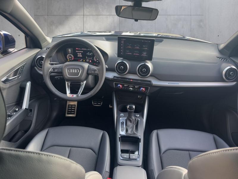 Audi Q2 35 TFSI admired